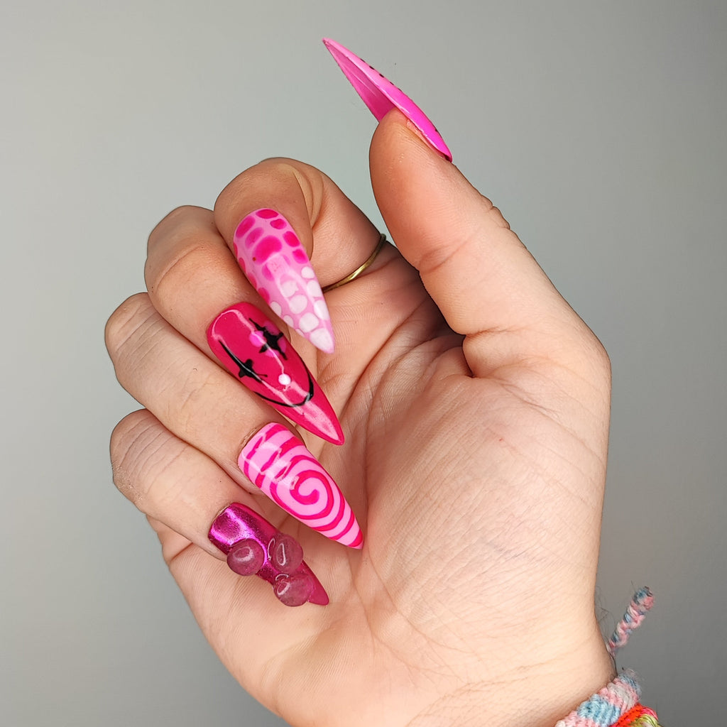 Press on nails - Clown