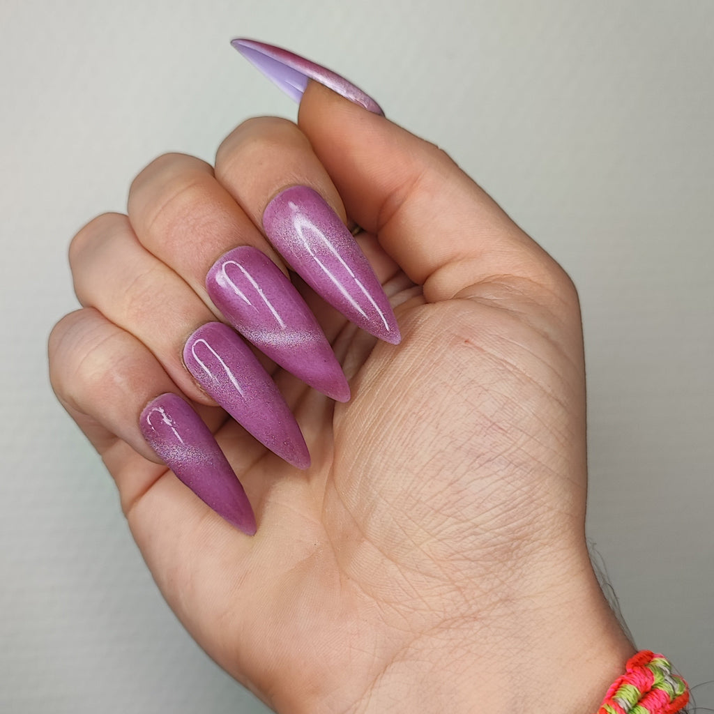 Press on nails - cat eye purple
