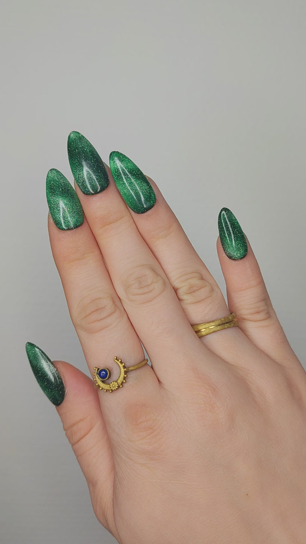 Press on nails - cat eye pickle